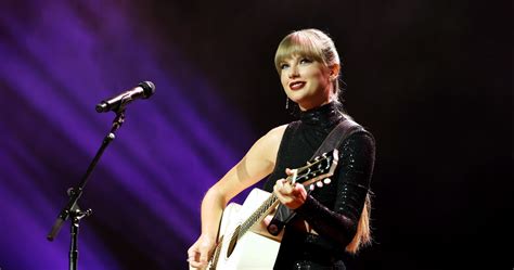 Taylor Swift's Status for 2023 Super Bowl Halftime Show Focus of ...