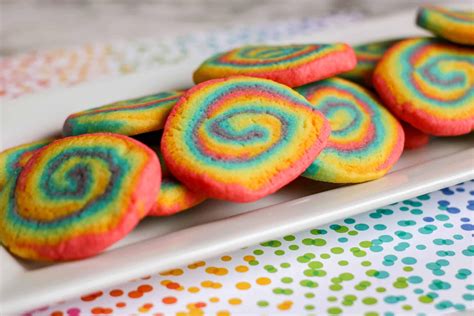 Delicious Rainbow Sugar Cookies | RecipeLion.com