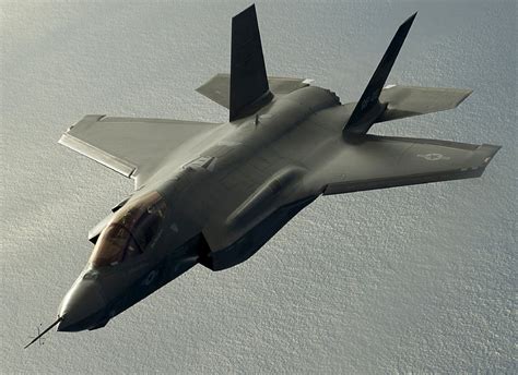 This Video Shows What It Takes to Pilot An F-35 Stealth Fighter | The ...