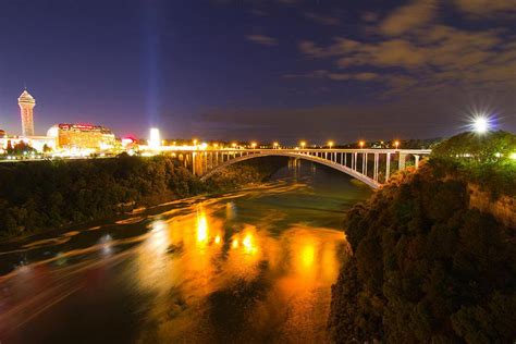 Rainbow Bridge Niagara Falls