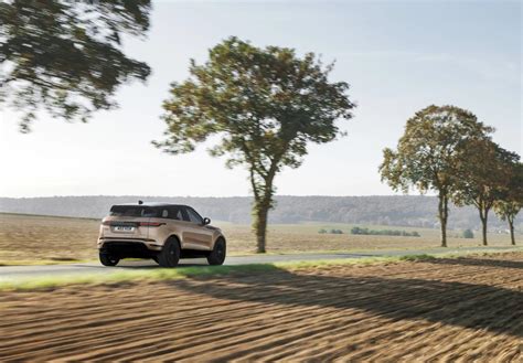 Review: the new Range Rover Evoque is a benchmark-maintaining SUV | The ...