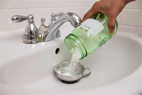 How to Unclog a Drain With Baking Soda and Vinegar