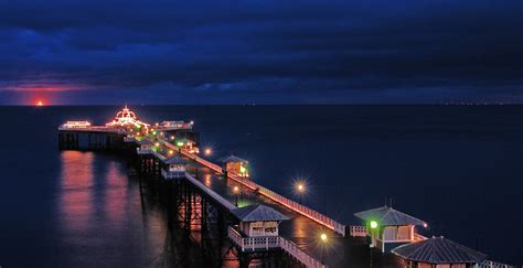 Llandudno Pier at night | 5 Second Exposure. A touch blurry … | Flickr