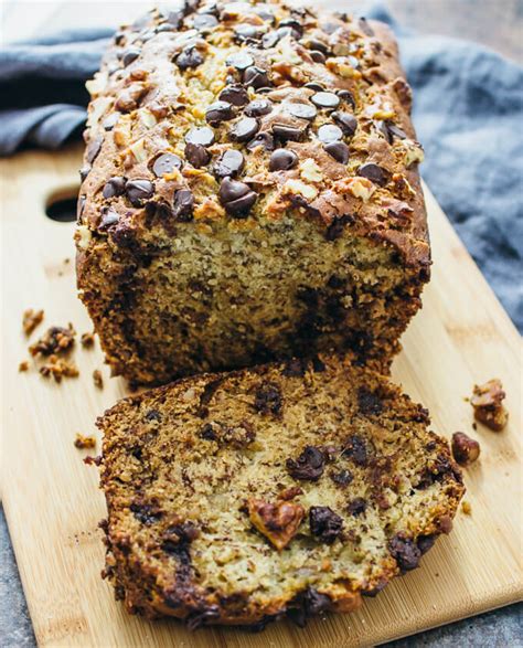 Banana bread with chocolate chips and walnuts - savory tooth