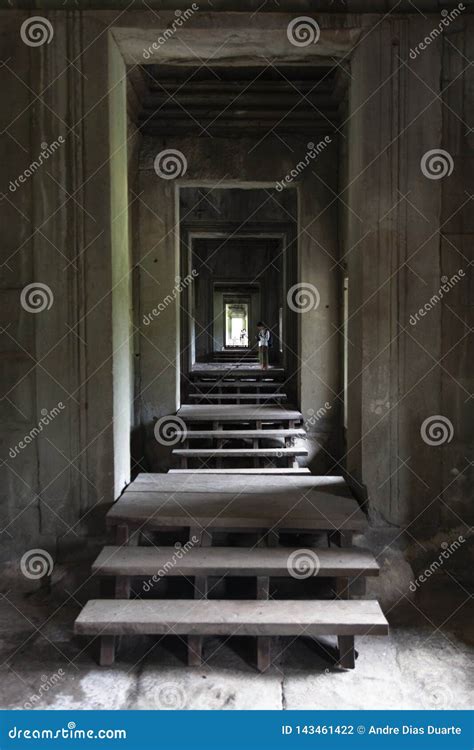 Inside Angkor Wat editorial photography. Image of historical - 143461422