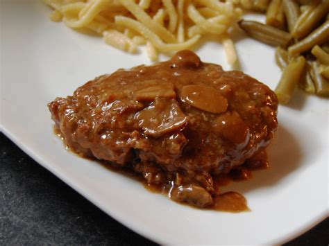 Cassie Craves: Slow Cooker Cube Steak and Gravy