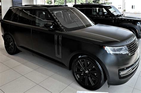 2023 Range Rover Vogue Satin Finish Ligurian Black | Range Rover Fans