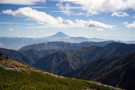 Climbing Mt Kita and Mt Aino (Minami Alps) in Early October | InHokkaido