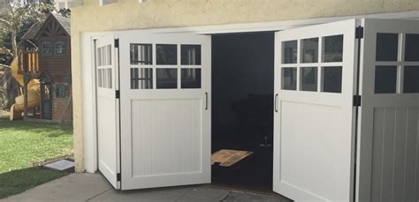 Bifold Garage Doors Services in California | Tungsten Royce