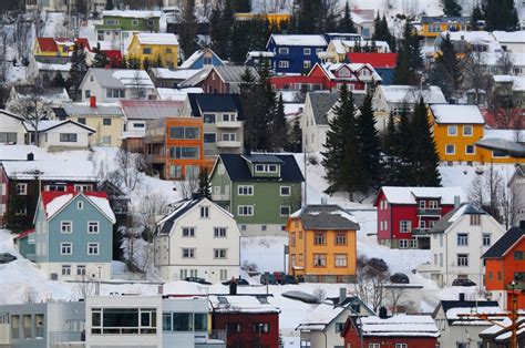 colorful houses in tromsø | Ferie