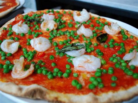 Weird Pizza Toppings Around The World : TripHobo Travel Blog