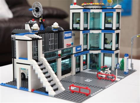 Lego City 7498 – Police Station | i Brick City