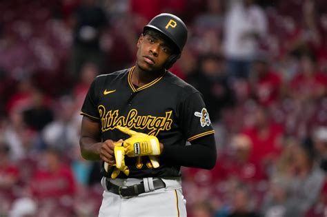 Ranking All the Pittsburgh Pirates Uniforms From Worst To Best