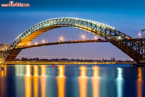 Il ponte di Bayonne illuminato al crepuscolo ... | Foto Bayonne