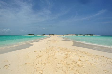 Los Roques: Venezuela’s Coral Crown in the Caribbean | LAC Geo