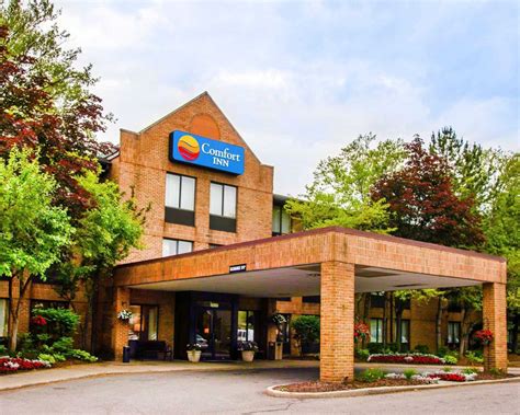 Comfort Inn in Livonia, MI - (734) 458-7...