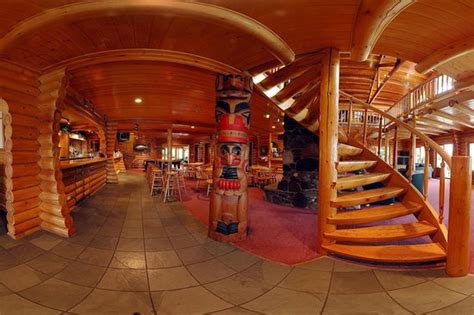 The Lodge - Picture of Queen Charlotte Lodge, Haida Gwaii (Queen ...