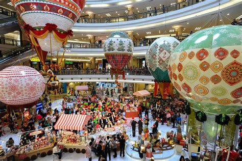 SAYS Top 12 Must-See Christmas Mall Decorations In Malaysia This 2013