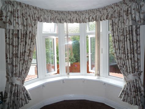 20+ Bow Window Curtain Ideas – HomeDecorish