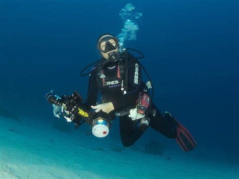 Photography Corner - What Equipment to Buy for Underwater Photography ...