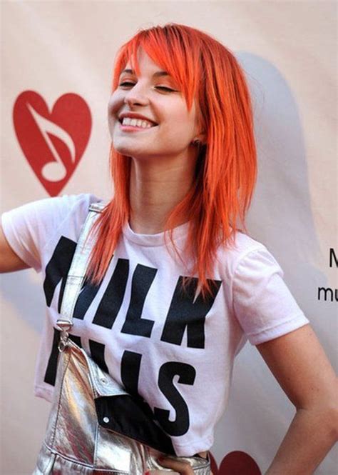 We just can't get enough of Hayley Williams' hair. http://www ...