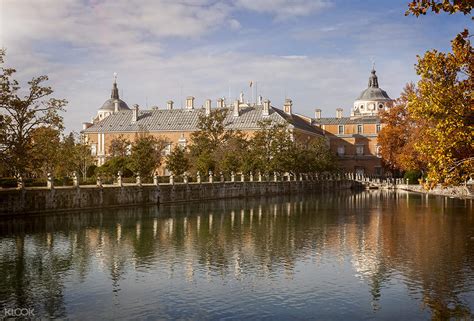 Royal Palace of Aranjuez Tour from Madrid