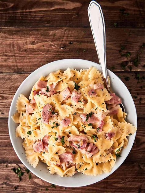 One Pot Ham and Cheese Pasta Recipe - with Leftover Holiday Ham!