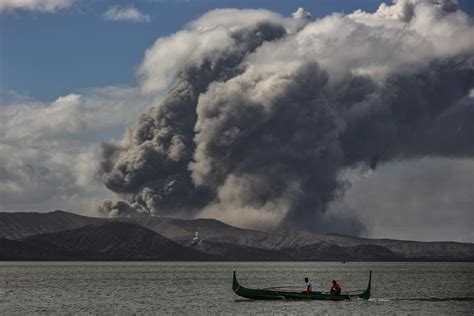 PHOTOS: Taal Volcano Erupts, Spewing Lava, Ash over Philippines – NBC ...