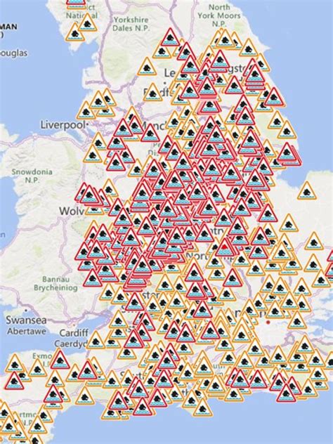 Storm Henk flooding map shows over 300 UK flood alerts in place | UK ...