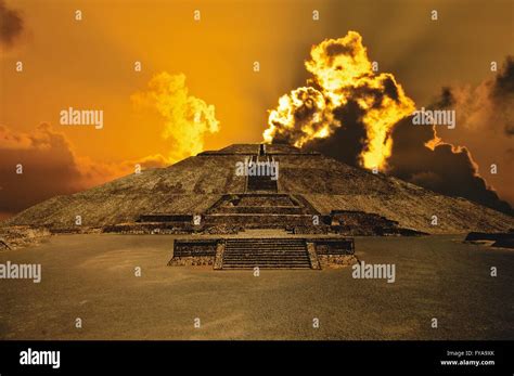 The pyramid of the Sun Stock Photo - Alamy