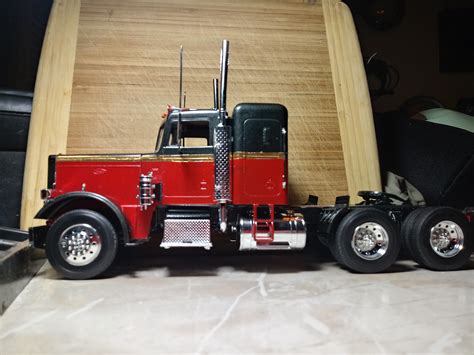 Peterbilt 359 - Model Trucks: Big Rigs and Heavy Equipment - Model Cars ...