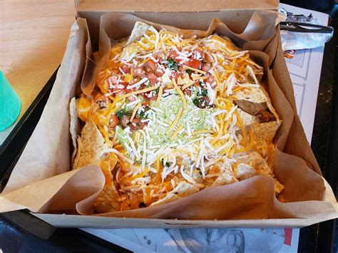 Review: Taco Bell Grande Nachos Box — Nachonomics