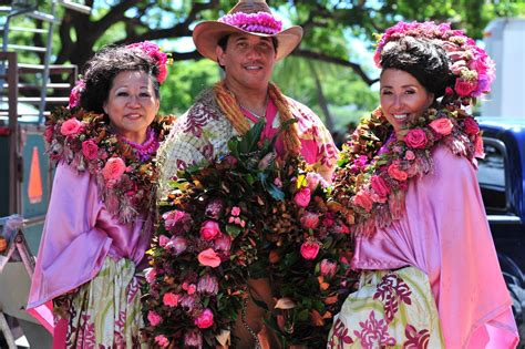 Hawaii's Rich Culture of Hula | Traditional dresses, Hula, Beauty