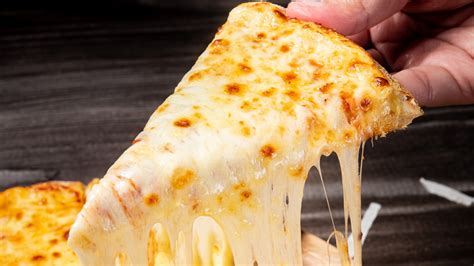 Costco's Fan Favorite Frozen Pizza Has Some Surprising Ingredients