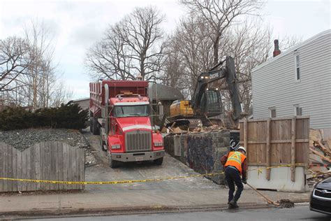 Gunman’s Former Dartmouth Clinic Being Torn Down - Huddle.Today