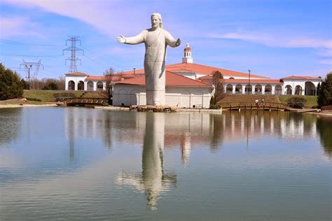 Michigan Exposures: The Solid Rock Church Jesus Statue