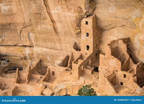 Ruins of an Ancestral Puebloan Cliff Dwelling at Mesa Verde National ...