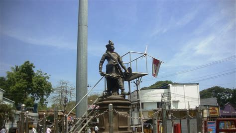 Veera Paandiya Kattabomman Statue - Madurai