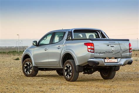 Mitsubishi Triton 2.4DI-D Double Cab 4x4 Auto (2017) Review - Cars.co.za