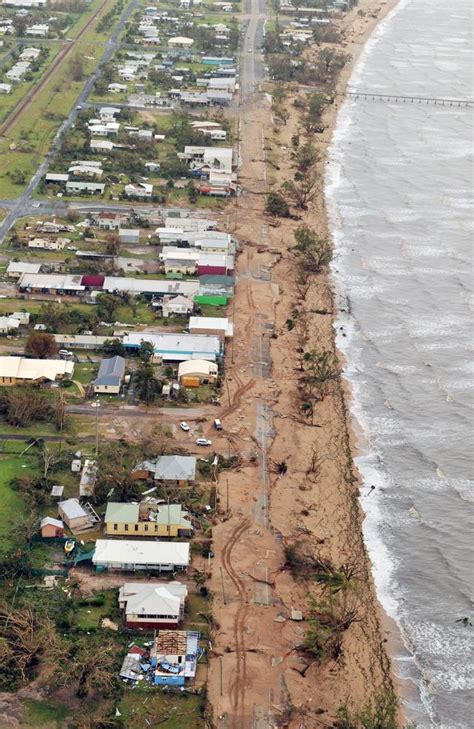 Slow recovery for Cardwell after Cyclone Yasi | Cairns Post