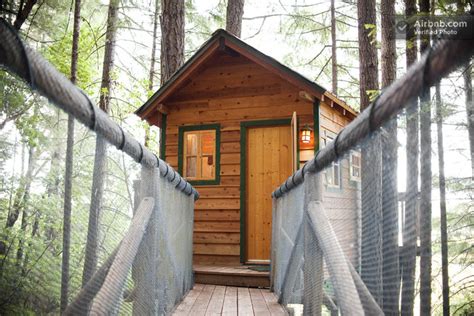 Treehouse Cabin Rental in Cave Junction, Oregon