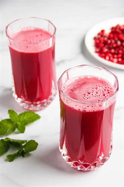 How to make homemade Pomegranate Juice - Ministry of Curry