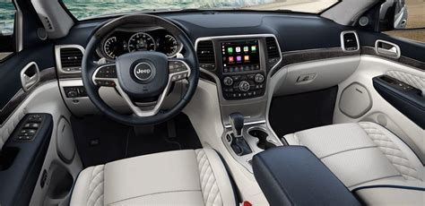 2019 Jeep Grand Cherokee Interior Features | Plaza Chrysler Dodge Jeep ...