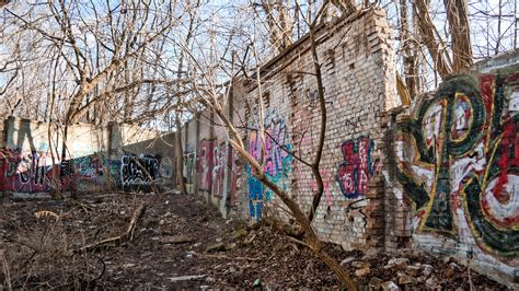 The Forgotten Remains of the Original Berlin Wall Rediscovered ...