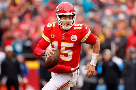 Patrick Mahomes Names The NFL's Two Loudest Road Stadiums - The Spun