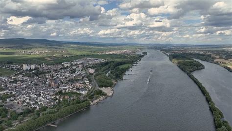 Lowering Rhine water levels drive up transport cost in Germany - CGTN