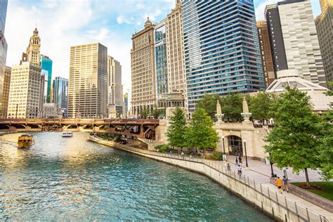 Chicago Riverwalk - The City’s Urban Green Oasis - Go Guides