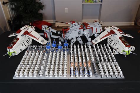 HUGE LEGO Clone Army - Gunships, AT-TEs, AT-RTs, BARC Speeders, 501st ...