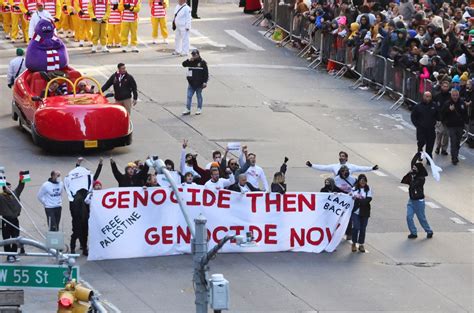 Pro-Palestinian protesters force Macy's Thanksgiving Day Parade to stop