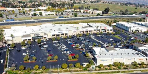 Riverside shopping center reaches full occupancy